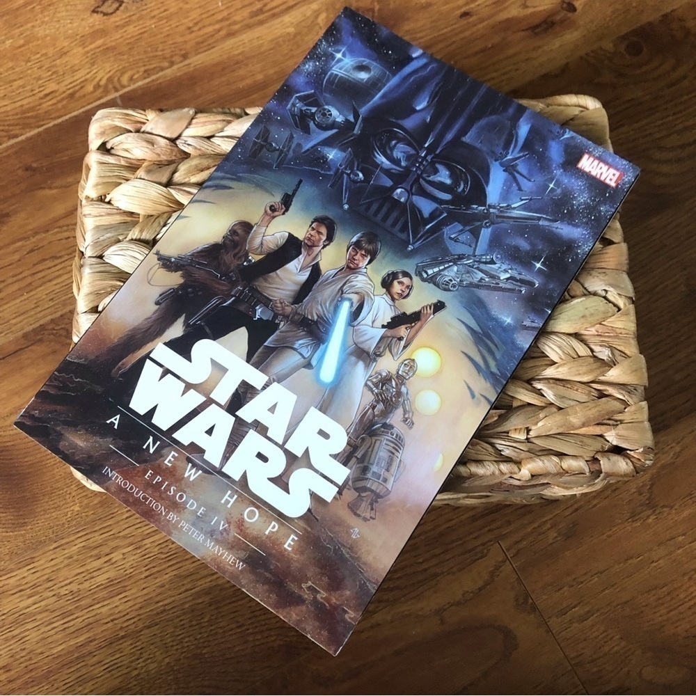 Star Wars: A New Hope: Episode IV graphic Novel created by: Marvel